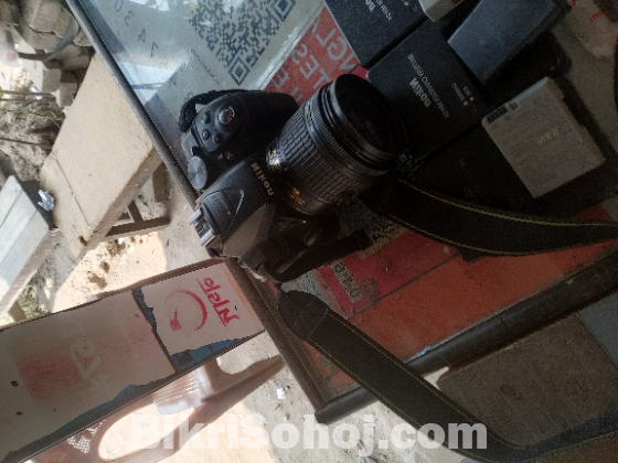 DSLR Nikon D5300 ফোন কেনার জন্য বিক্রি করা